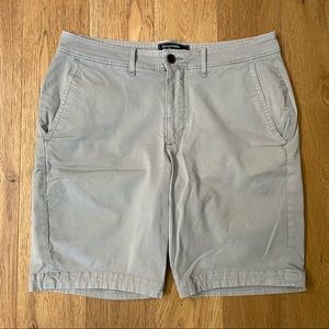 Abercrombie & Fitch Gray Shorts (Waist 32, Length Approx 19)